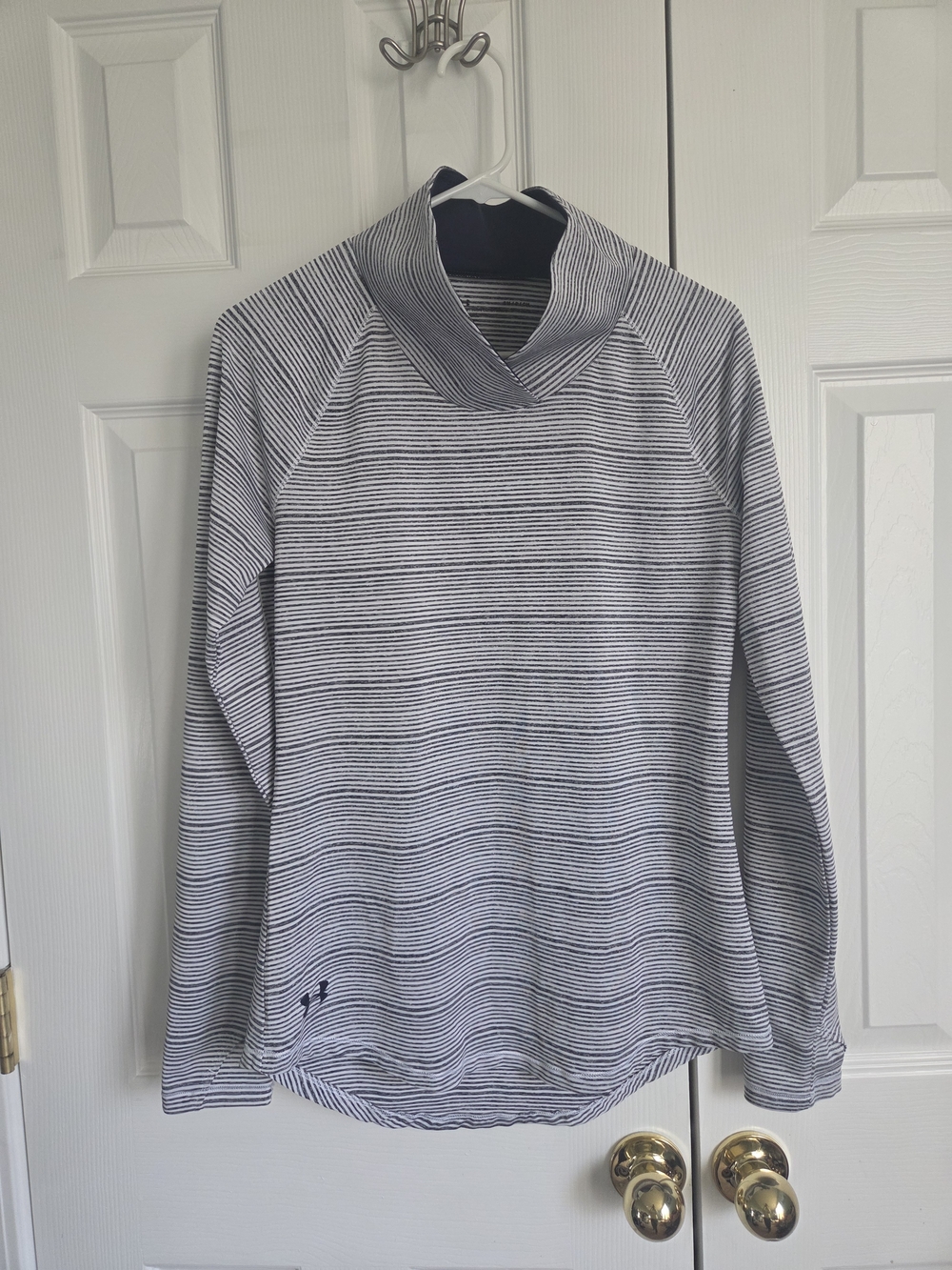 Under Armour Women’s Gray Striped Funnel Neck Pullovef